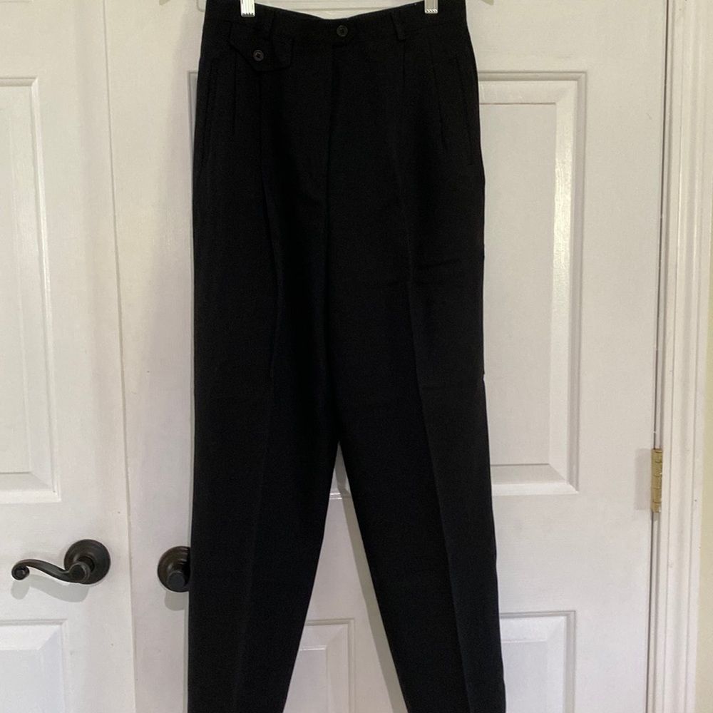 Ralph Lauren Fully lined dress pants. Beautiful fabric. Great fit and feel.
